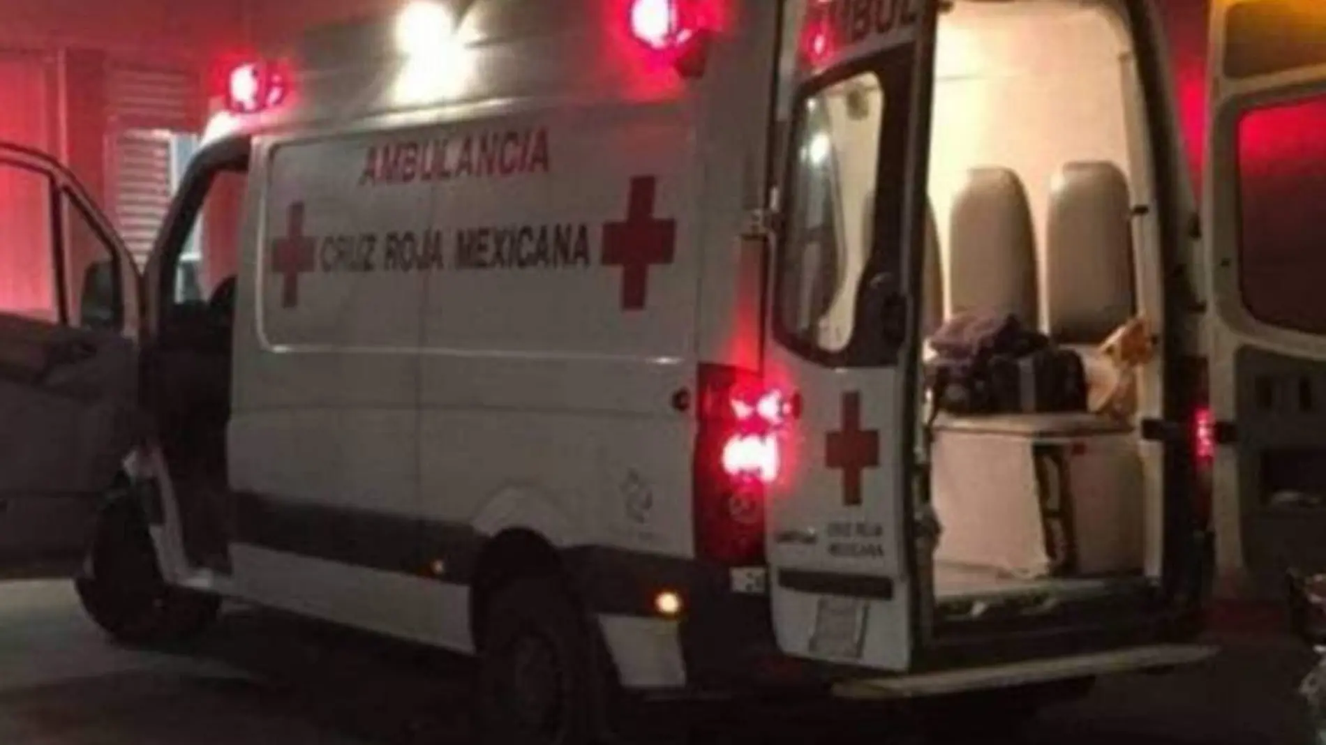 Ambulancia Cruz Roja atiende emergencia